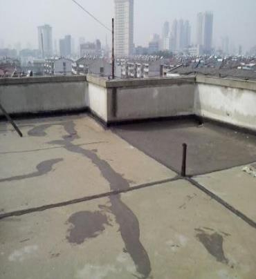 玉林漏水维修 楼顶漏水是什么原因，楼顶漏水维修方法是什么?